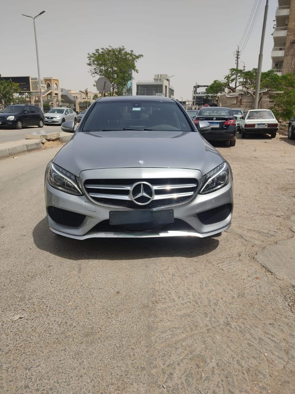 Luxury Sedan Thumbnail 11