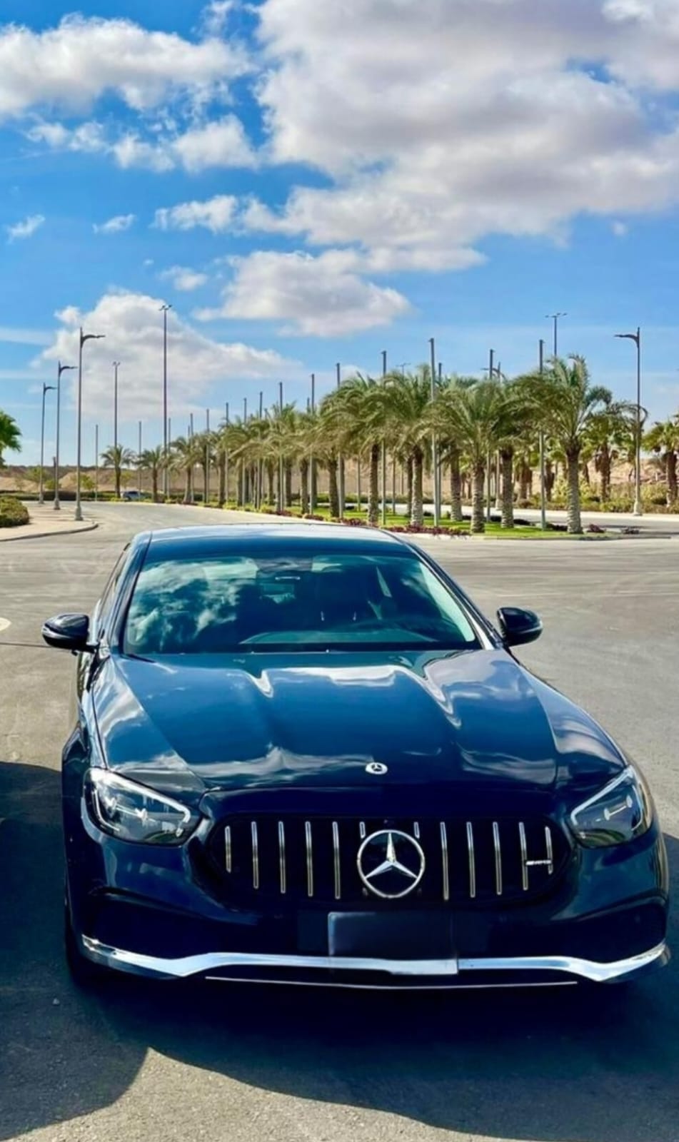 Luxury Sedan Thumbnail 22