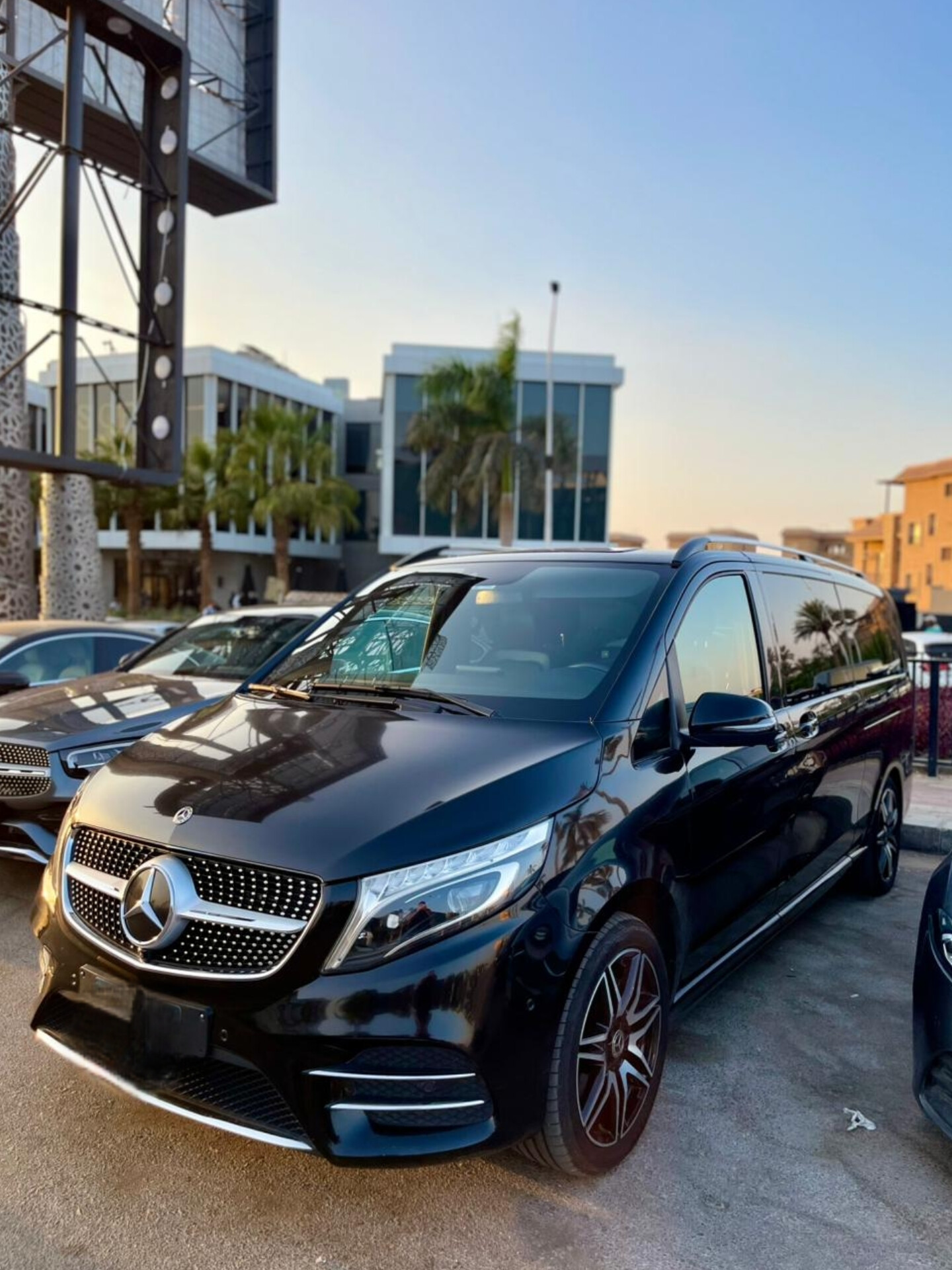 SUV Thumbnail 45
