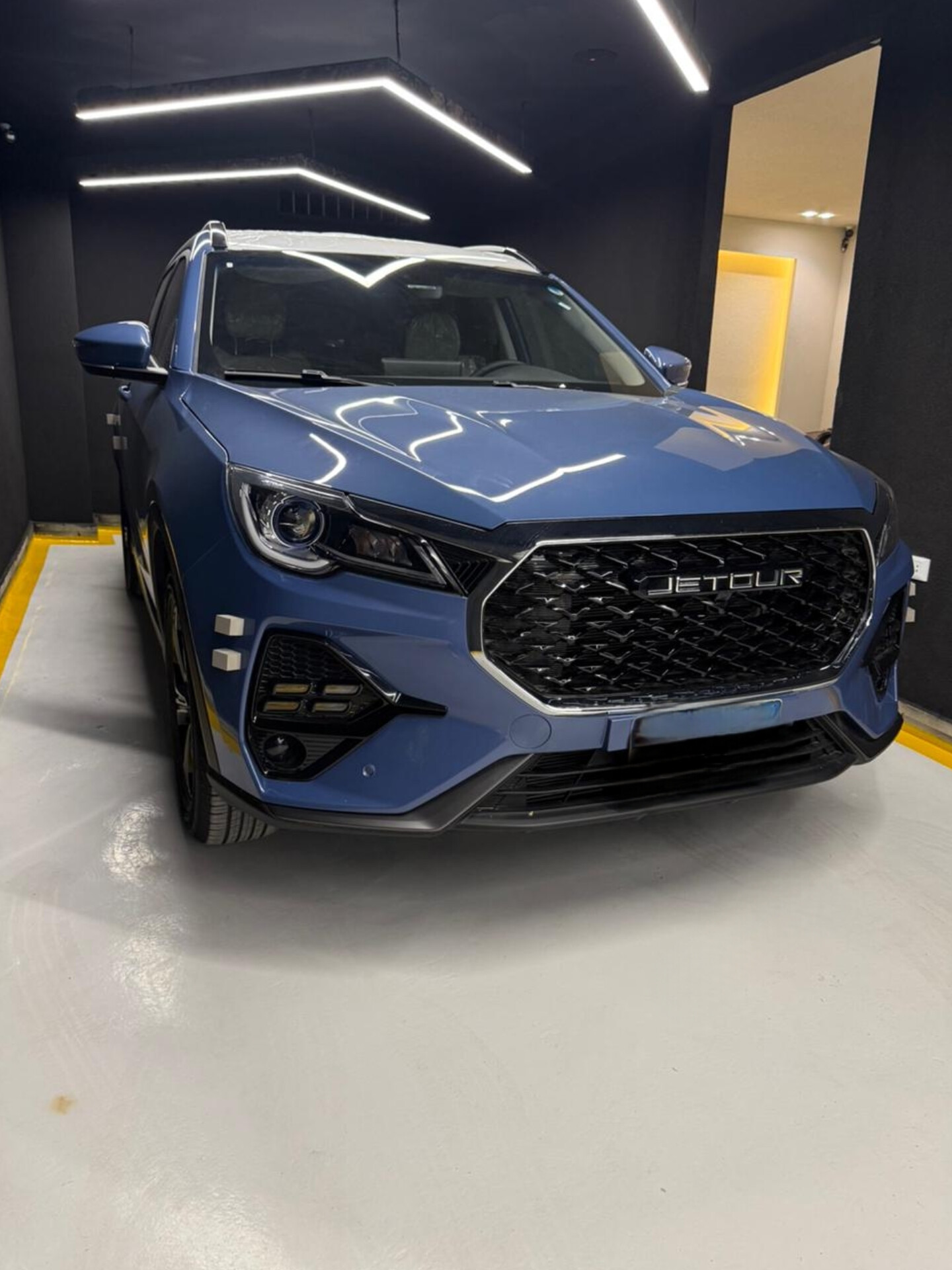 SUV Thumbnail 52
